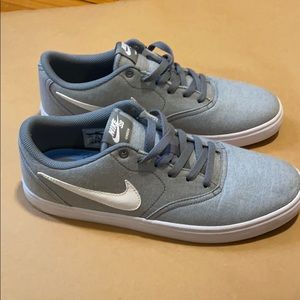 Nike SB check men’s shoes